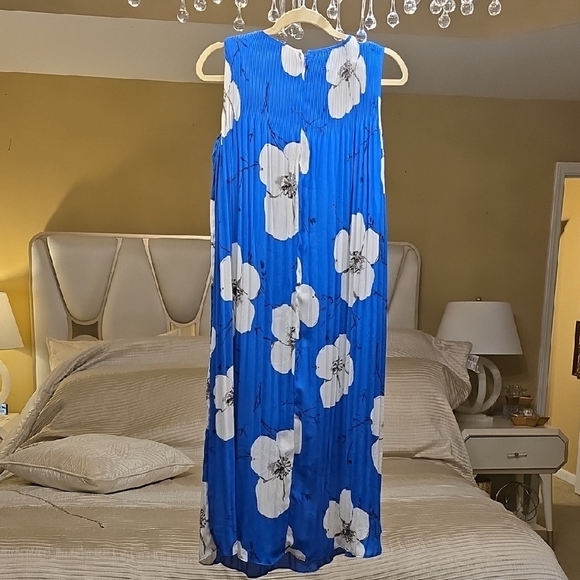 Black Level Chico's Blue and White Floral Midi Dress - Picture 5 of 14